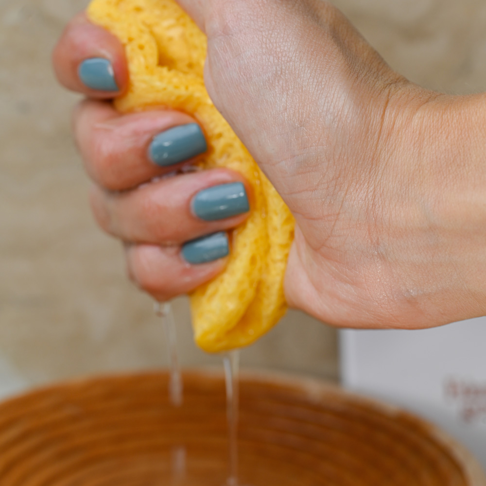 Makeup brushes and sponges: how to clean them and how often to replace them